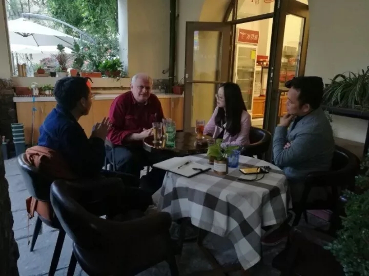 歸派國際拜訪光亞國際學(xué)校校長